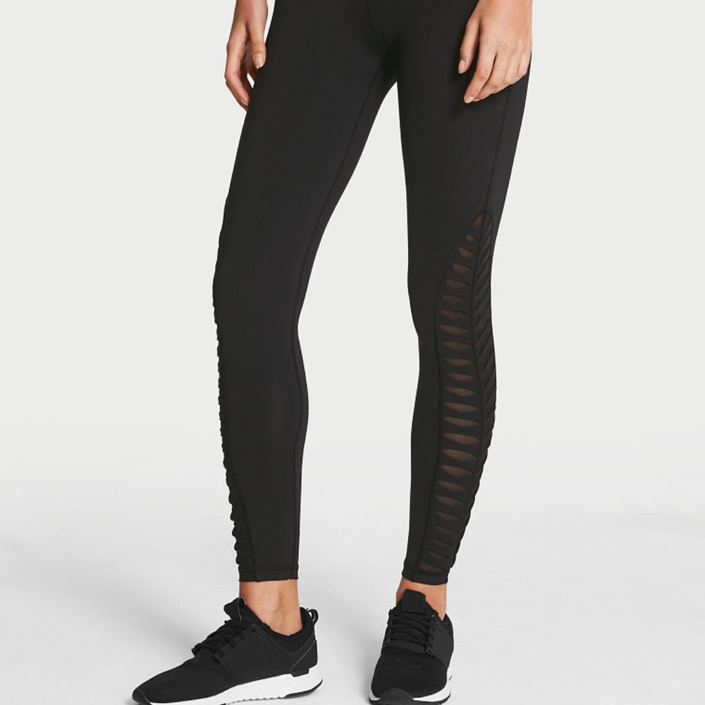 VS Total Knockout twisted leggings